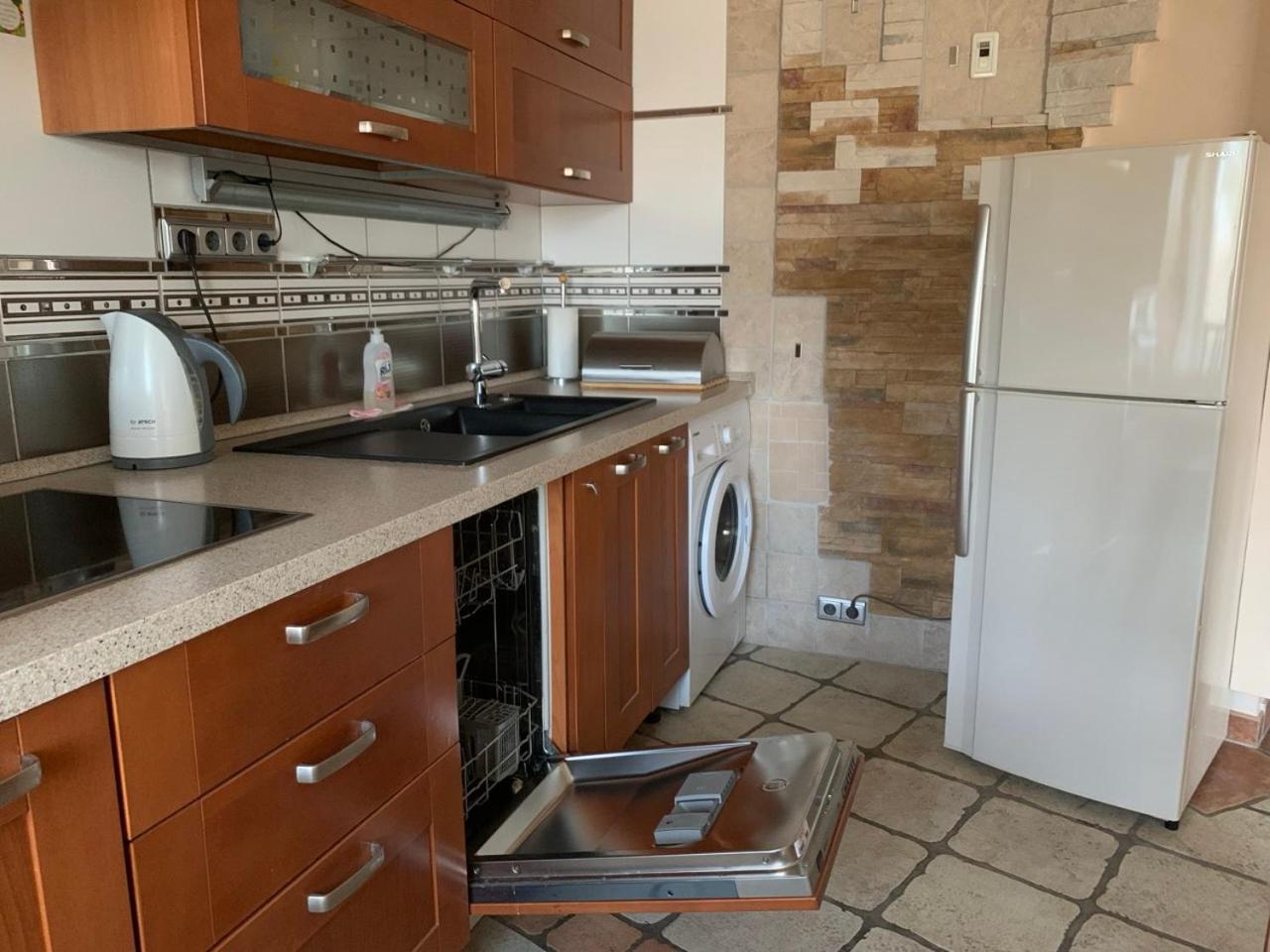 Teris Apartment